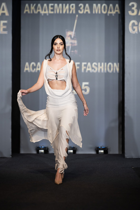 Златна игла 2025